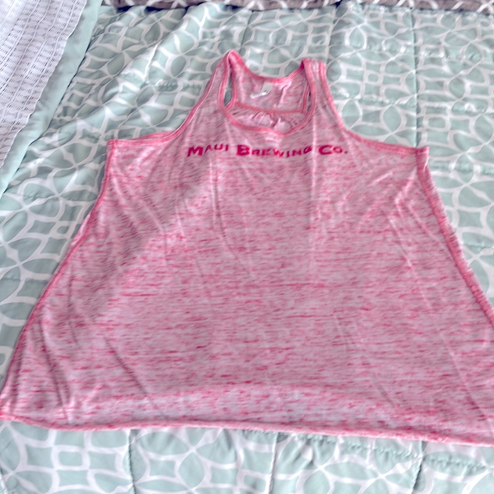 Women’s Maui brewing Company tank top